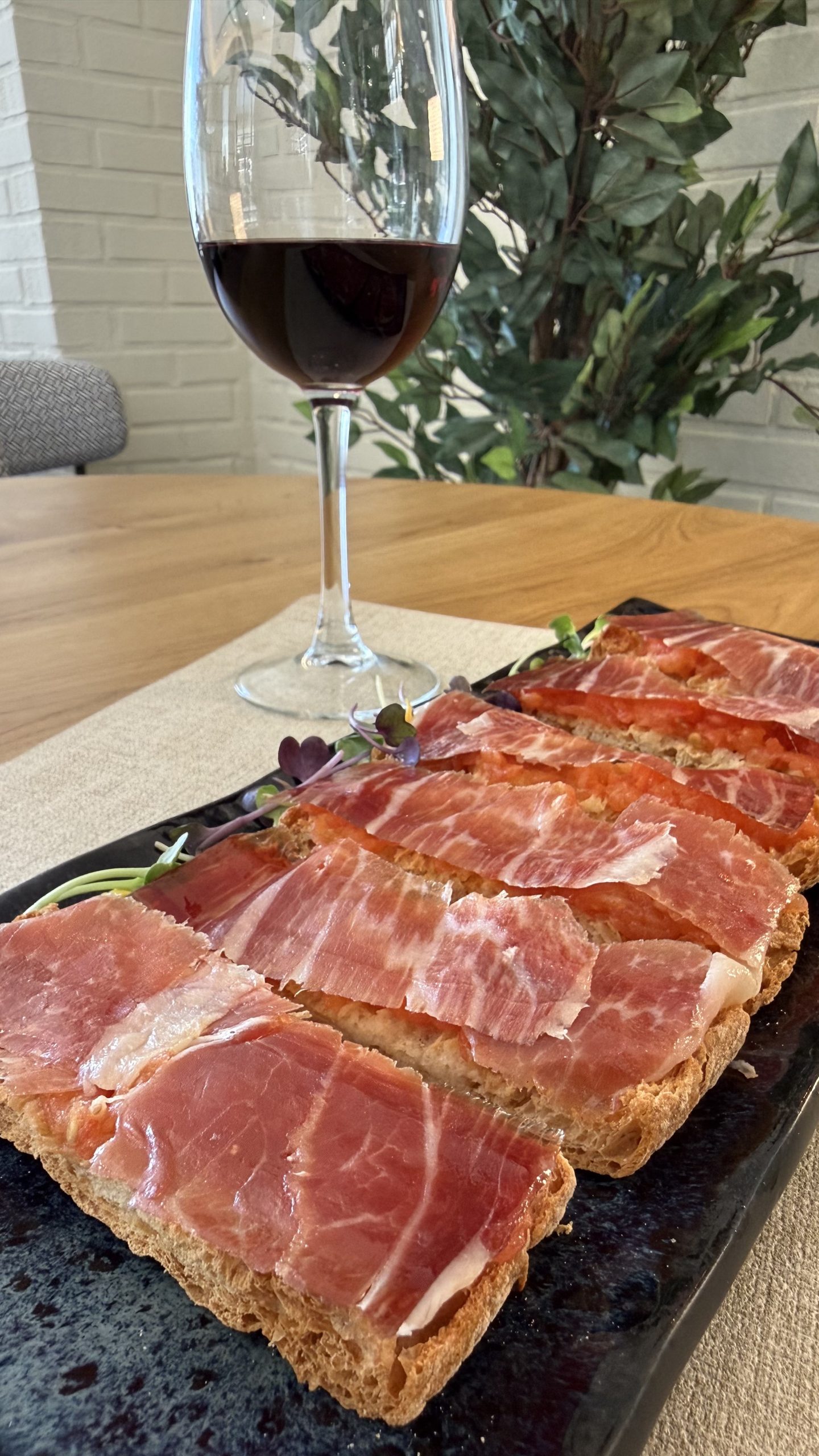 Jamón Ibérico sobre Pan de Cristal